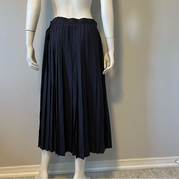Vintage Pleated 100% Virgin Wool Midi Skirt Fully Lined Medium size Navy blue - Picture 2 of 6